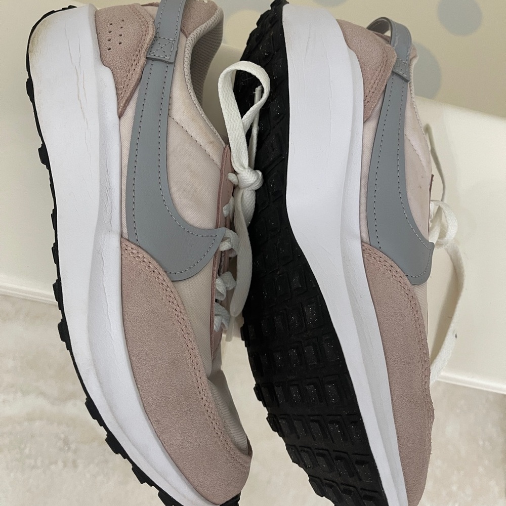 Women’s Waffle Debut Sneakers